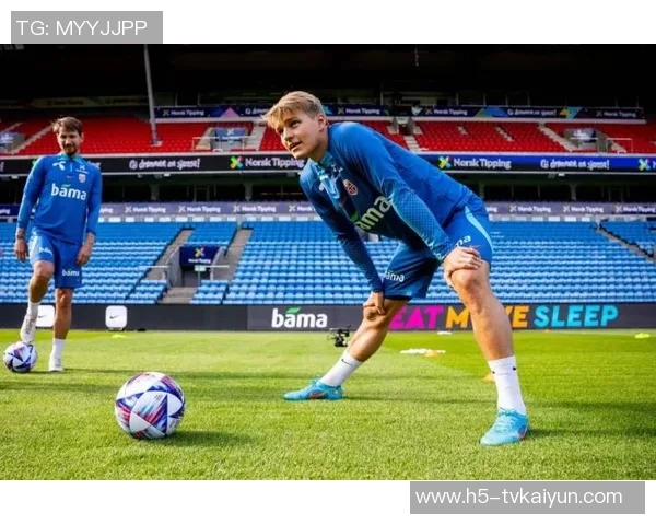 厄德高随挪威队出征继续康复治疗在场外全力支持国家队