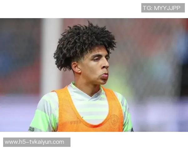 里科刘易斯高度评价B席称其能力无与伦比与他同场竞技令人惊叹