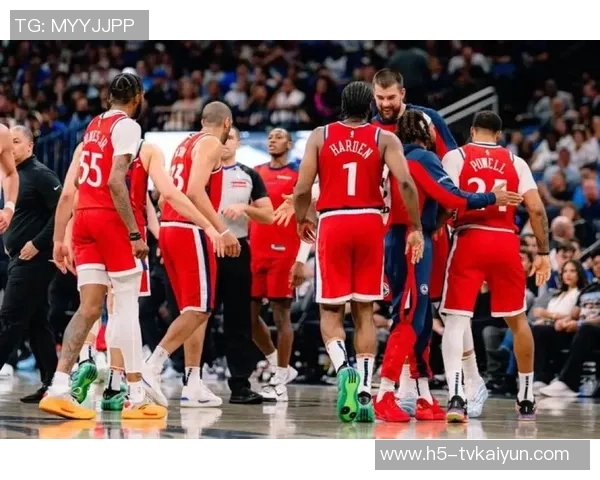 船记：里德末节三分狂潮超快船全队下半场表现克莱一周前同样精彩