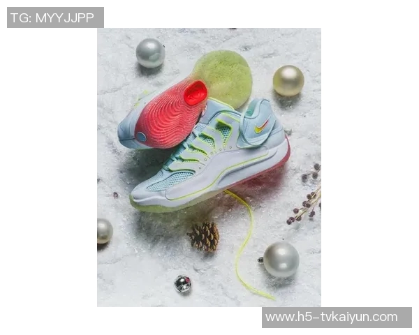 Nike推出多款圣诞特别配色球鞋詹姆斯库里杜兰特莫兰特文班代言款齐亮相 Nike推出多款圣诞特别配色球鞋詹姆斯库里杜兰特莫兰特文班代言款齐亮相