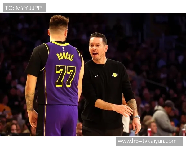 雷迪克揭示开拓者首节22次罚球裁判失误承认后续判罚混乱情况 雷迪克揭示开拓者首节22次罚球裁判失误承认后续判罚混乱情况